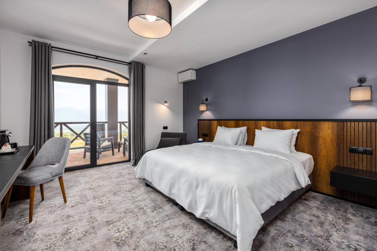 Hotel Qvevrebi Telavi Bagian luar foto