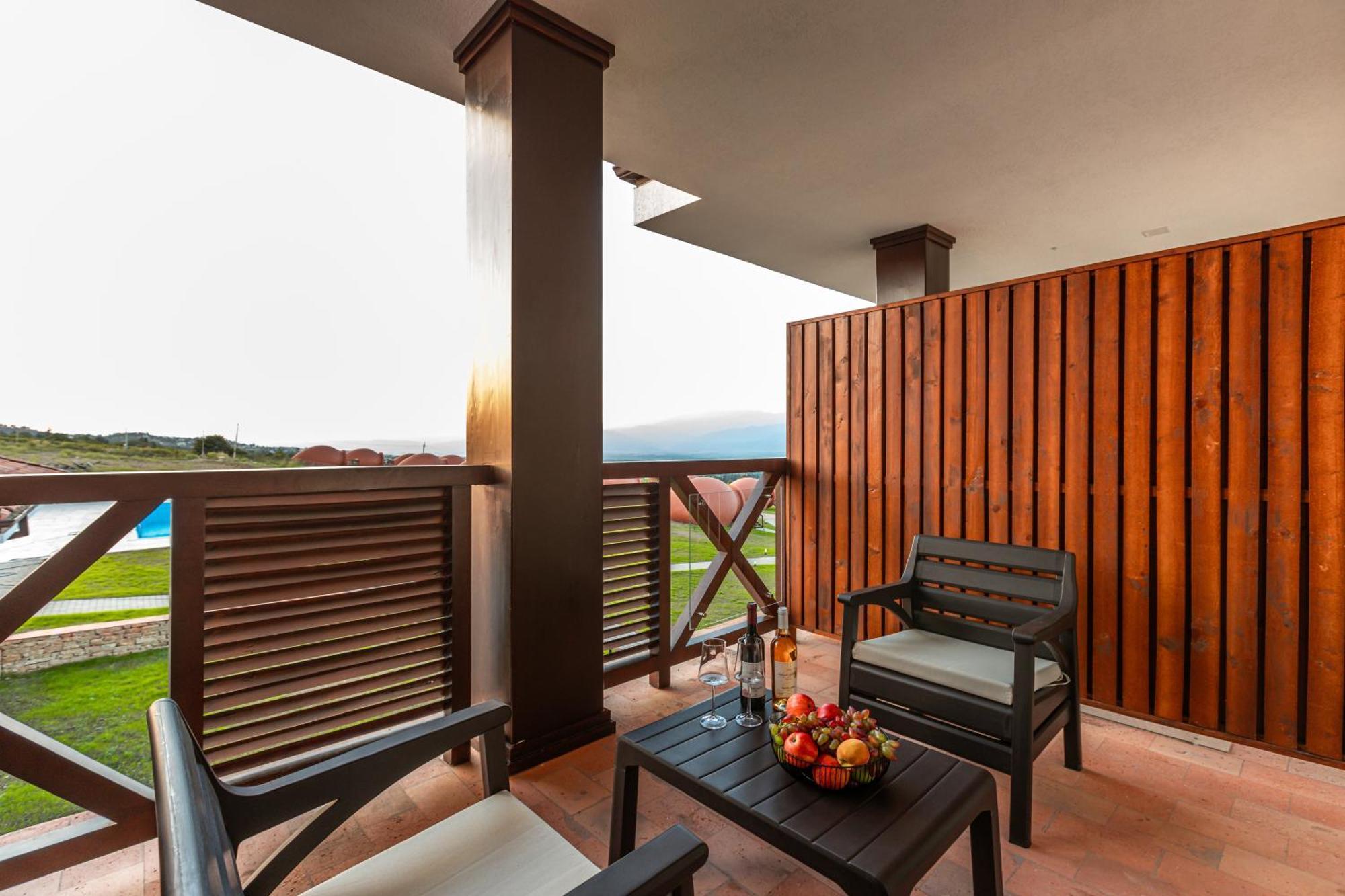 Hotel Qvevrebi Telavi Bagian luar foto