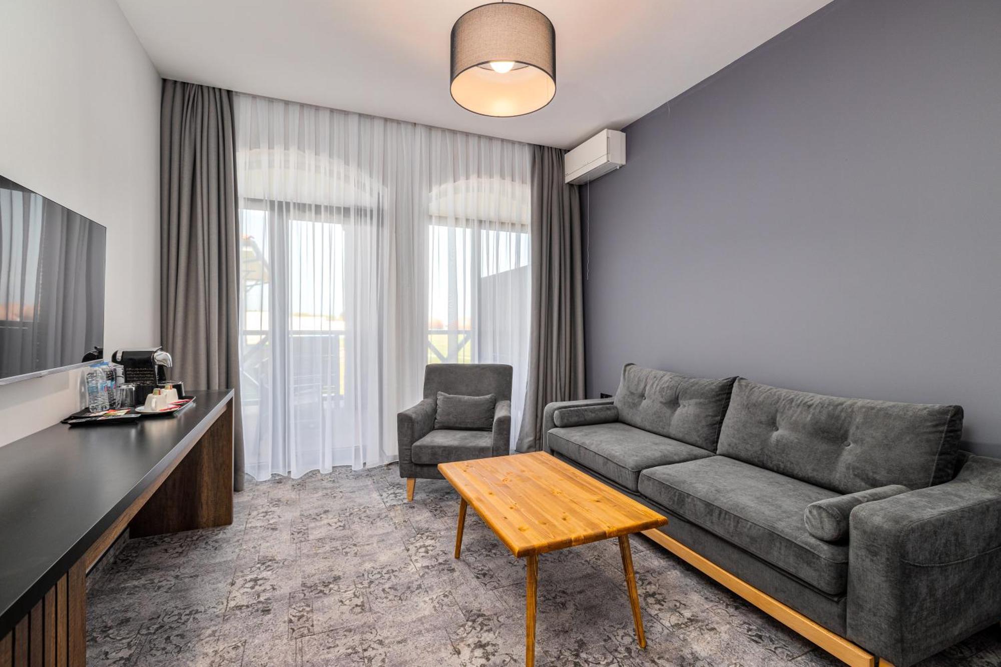 Hotel Qvevrebi Telavi Bagian luar foto