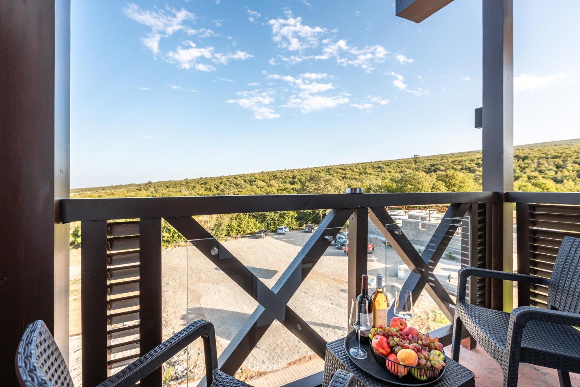 Hotel Qvevrebi Telavi Bagian luar foto