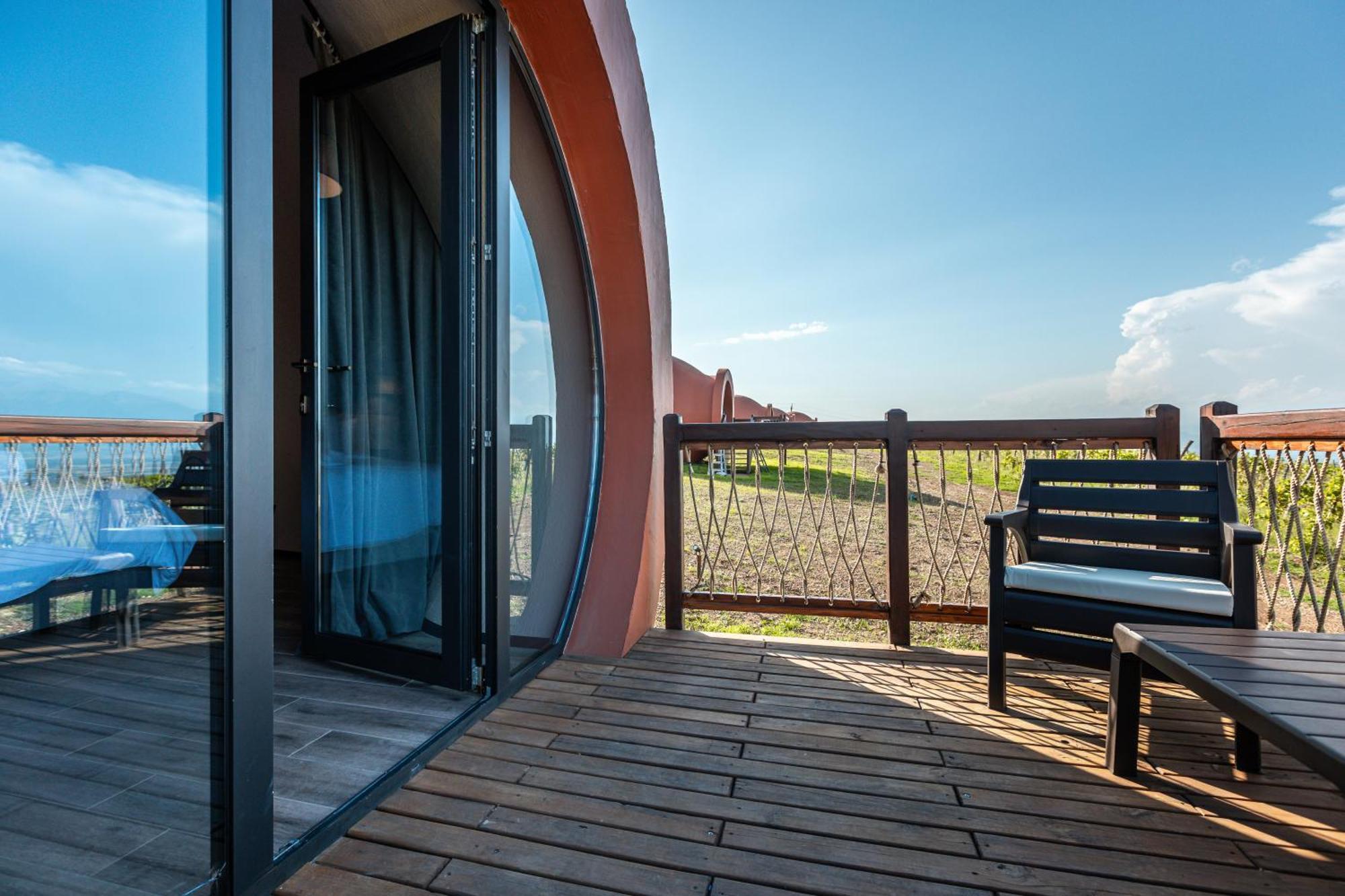 Hotel Qvevrebi Telavi Bagian luar foto